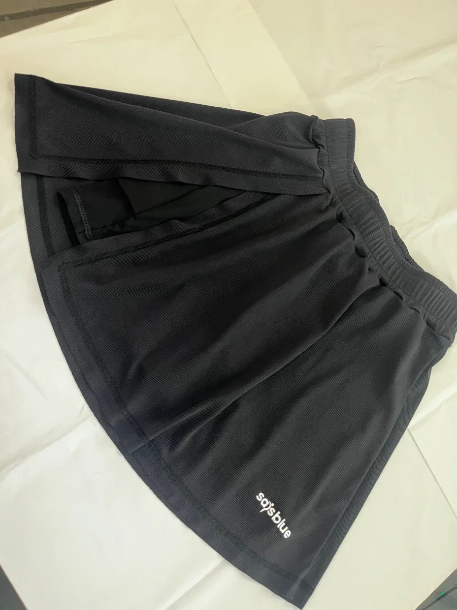Short saia fenda